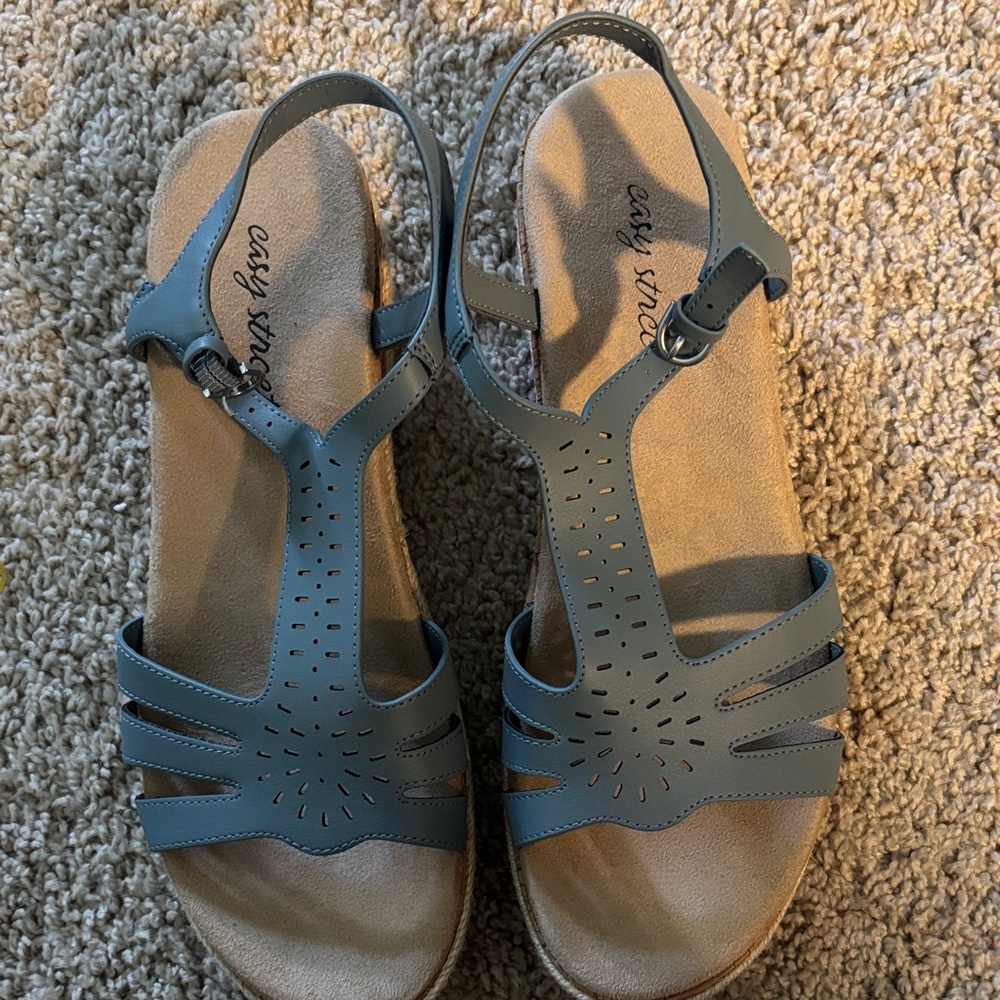 Easy Street Women's Blue/Gray Sandals